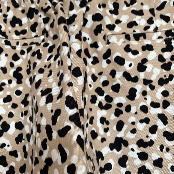 Ann Taylor Pull On Pant Leopard Print, Paper Bag Waist, Size large petite - Picture 9 of 14